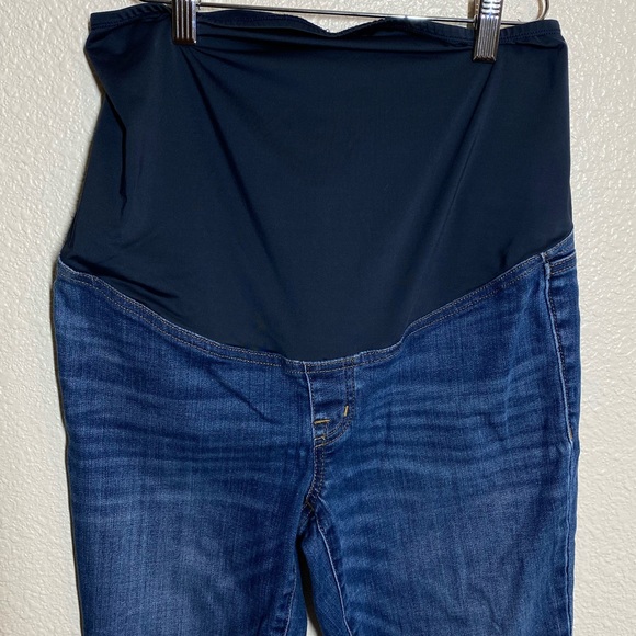 Madewell Maternity Over-the-Belly Skinny Jeans in Danny Wash: TENCEL™ Denim 27 - Picture 7 of 10